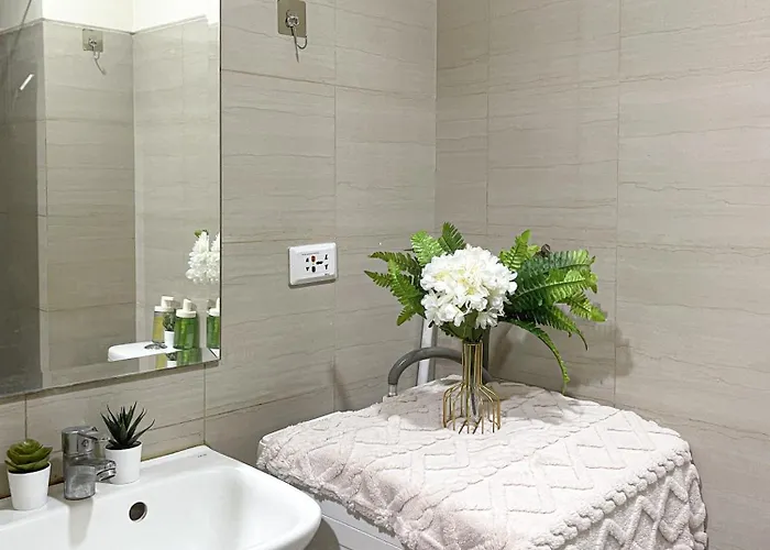 Jade Shore Residences 1br Bed & Breakfast *